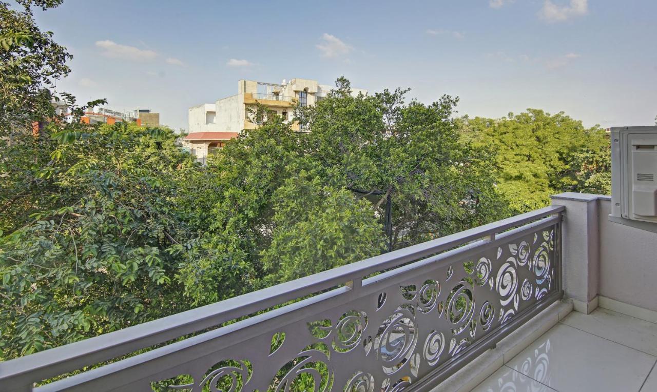 Treebo Aviraj Inn Noida Exteriör bild