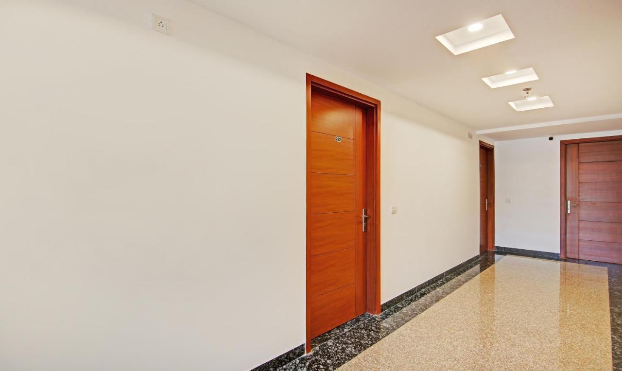Treebo Aviraj Inn Noida Exteriör bild