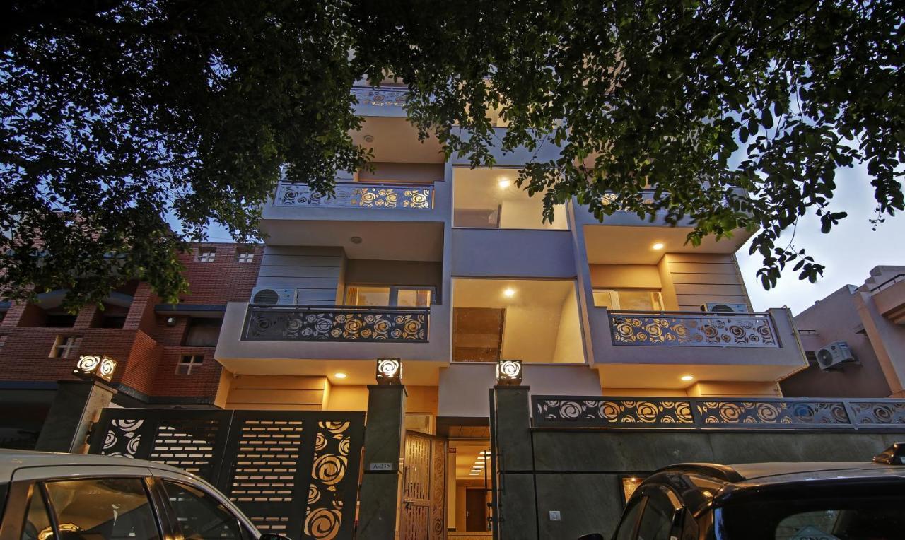 Treebo Aviraj Inn Noida Exteriör bild