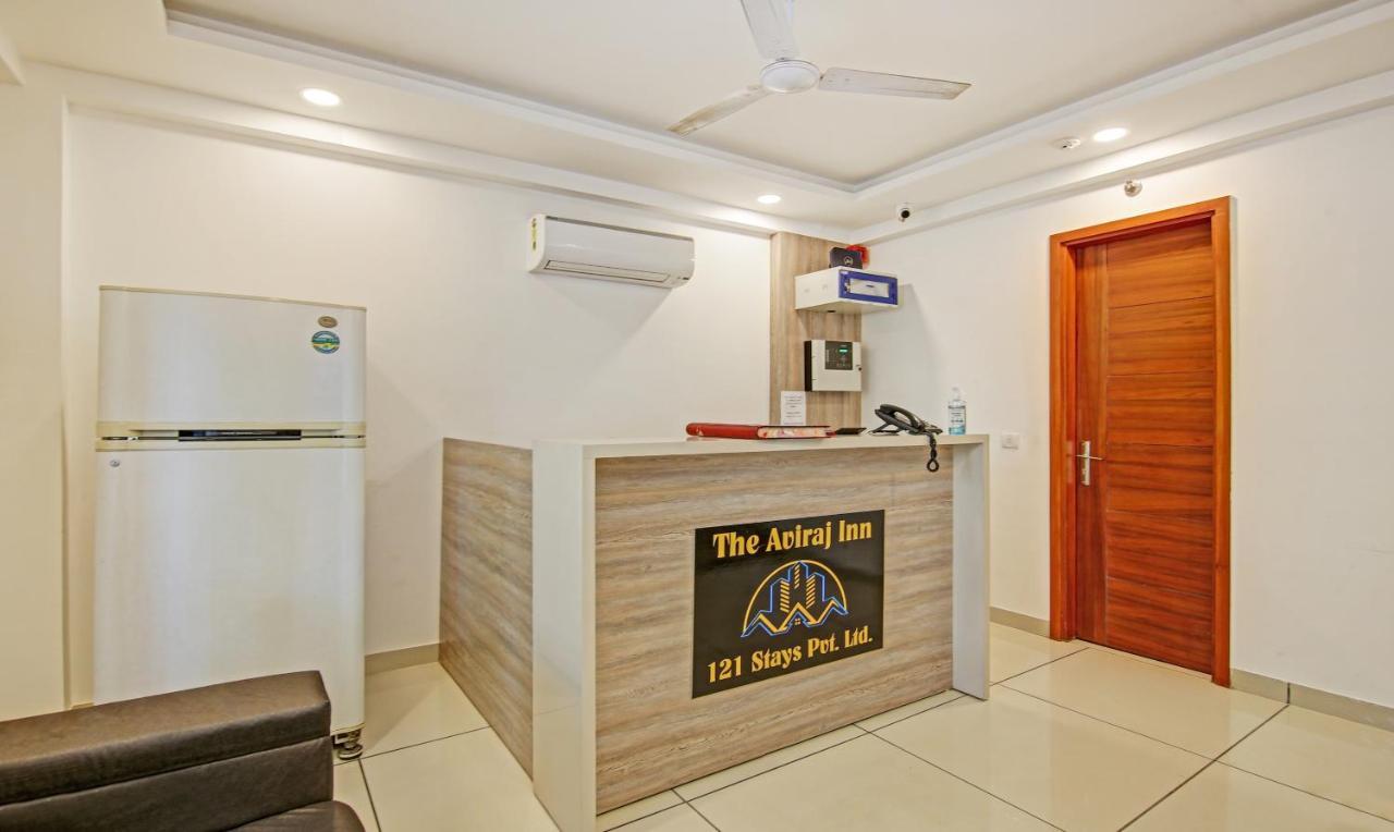 Treebo Aviraj Inn Noida Exteriör bild